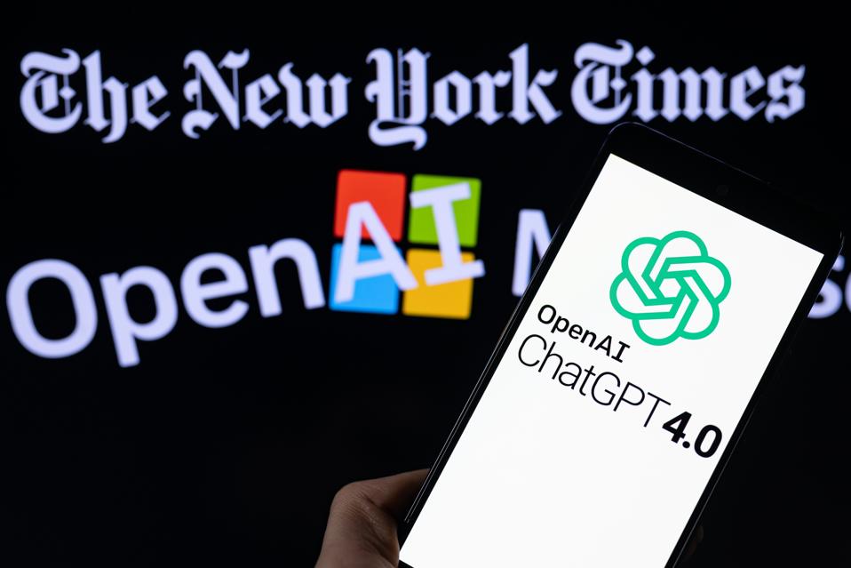 Sebuah smartphone menampilkan OpenAI ChatGPT dengan The New York Times di latar belakang dalam ilustrasi foto ini, diambil di Brussels, Belgia, pada 28 Desember 2023.